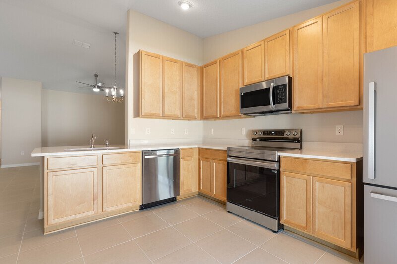 FULLY FENCED, LIKE NEW 3/2/1 TOWNHOUSE ON A CUL DE SAC IN BEAUTIFUL SEMINOLE WOODS property image