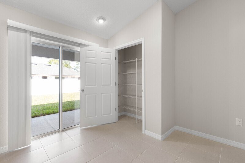 FULLY FENCED, LIKE NEW 3/2/1 TOWNHOUSE ON A CUL DE SAC IN BEAUTIFUL SEMINOLE WOODS property image