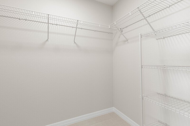 FULLY FENCED, LIKE NEW 3/2/1 TOWNHOUSE ON A CUL DE SAC IN BEAUTIFUL SEMINOLE WOODS property image