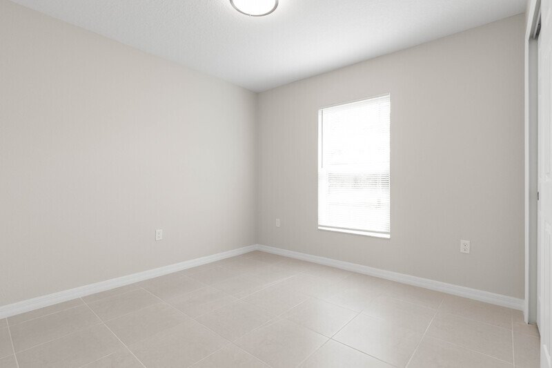 FULLY FENCED, LIKE NEW 3/2/1 TOWNHOUSE ON A CUL DE SAC IN BEAUTIFUL SEMINOLE WOODS property image