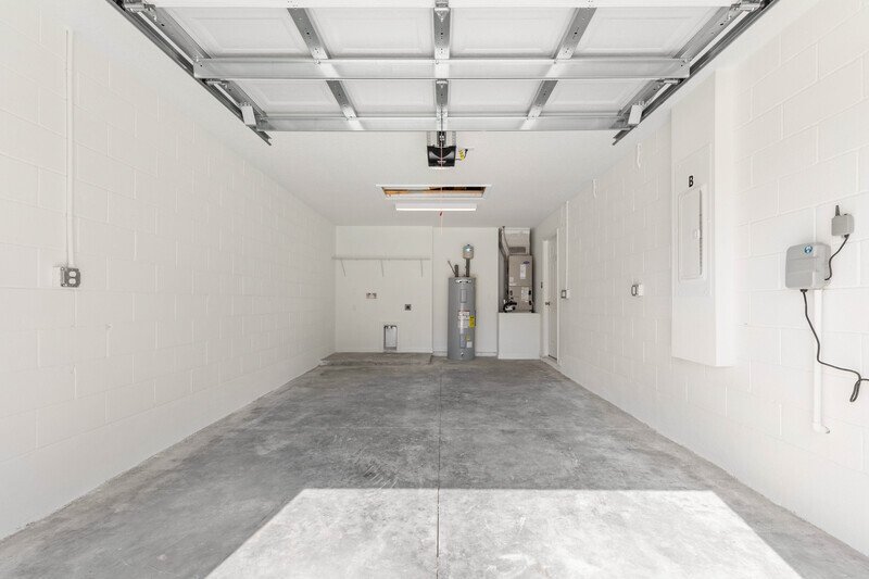 FULLY FENCED, LIKE NEW 3/2/1 TOWNHOUSE ON A CUL DE SAC IN BEAUTIFUL SEMINOLE WOODS property image