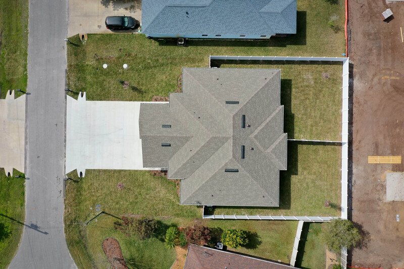 FULLY FENCED, LIKE NEW 3/2/1 TOWNHOUSE ON A CUL DE SAC IN BEAUTIFUL SEMINOLE WOODS property image