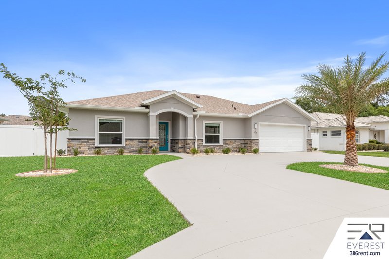 LIKE NEW, CUSTOM BUILT 4/3/2 IN BEAUTIFUL PINE LAKES property image