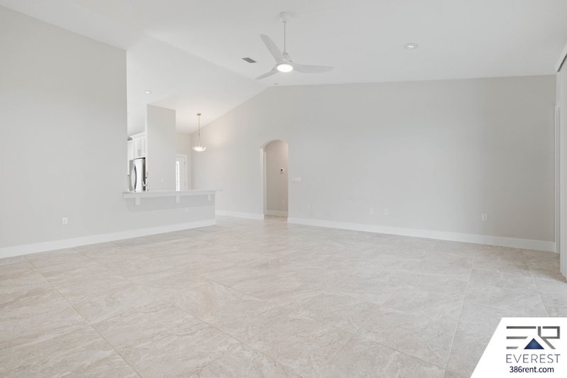LIKE NEW, CUSTOM BUILT 4/3/2 IN BEAUTIFUL PINE LAKES property image