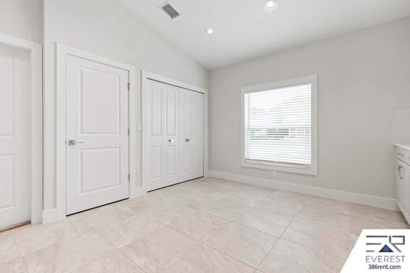 LIKE NEW, CUSTOM BUILT 4/3/2 IN BEAUTIFUL PINE LAKES property image