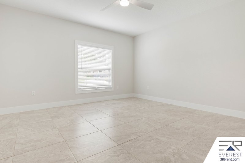 LIKE NEW, CUSTOM BUILT 4/3/2 IN BEAUTIFUL PINE LAKES property image