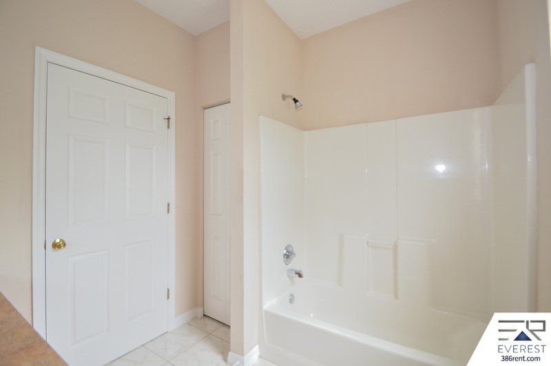 SPACIOUS 5/3/2 ON A CUL-DE-SAC IN DESIRABLE INDIAN TRAILS property image