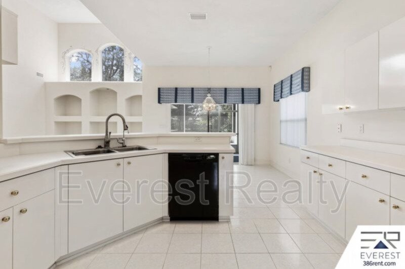 SPACIOUS 3/2.5/2 IN DESIRABLE STERLING CHASE NEIGHBORHOOD property image