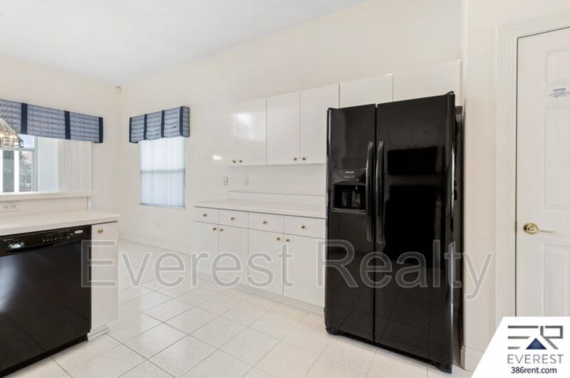 SPACIOUS 3/2.5/2 IN DESIRABLE STERLING CHASE NEIGHBORHOOD property image