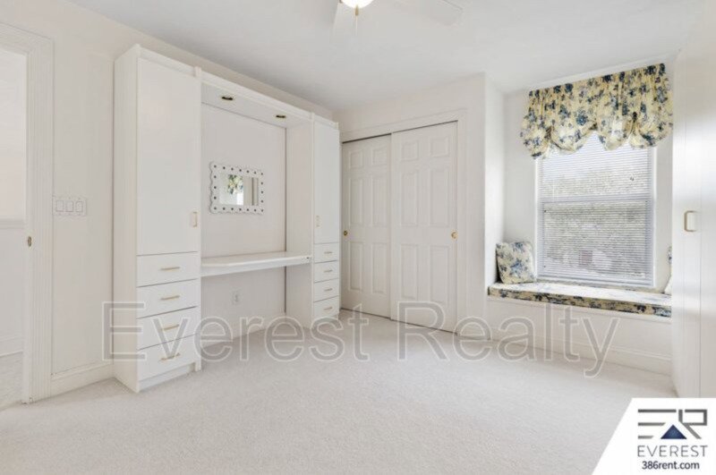 SPACIOUS 3/2.5/2 IN DESIRABLE STERLING CHASE NEIGHBORHOOD property image