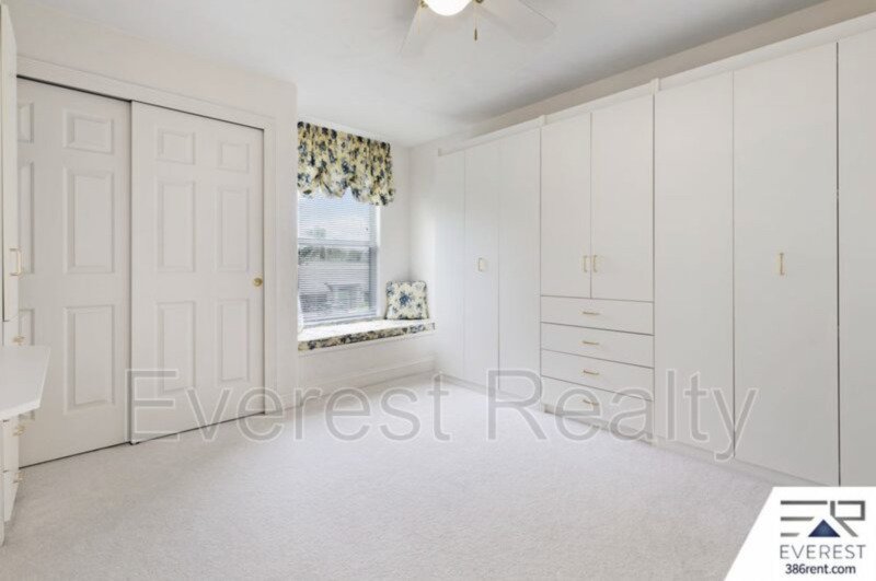 SPACIOUS 3/2.5/2 IN DESIRABLE STERLING CHASE NEIGHBORHOOD property image