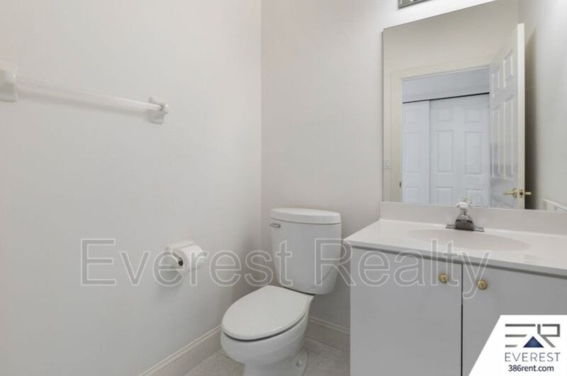 SPACIOUS 3/2.5/2 IN DESIRABLE STERLING CHASE NEIGHBORHOOD property image