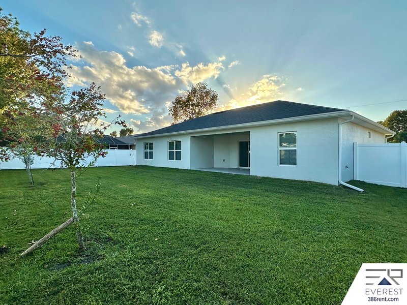 FULLY FENCED, UPGRADED 3/2/2 IN THE HEART OF PALM COAST property image