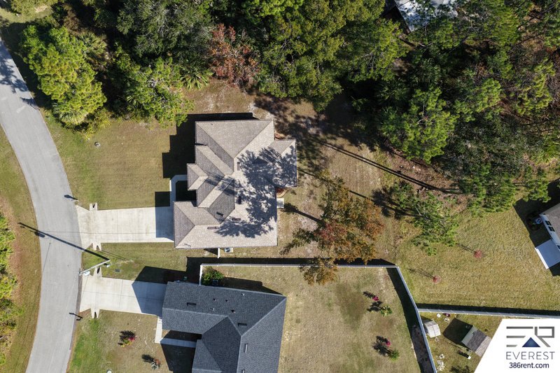 SPACIOUS 3/2/2 IN POPULAR PINE GROVE property image