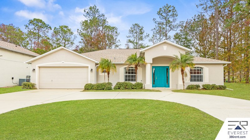 SPACIOUS 3+DEN/2/2 IN DESIRABLE LEHIGH WOODS property image