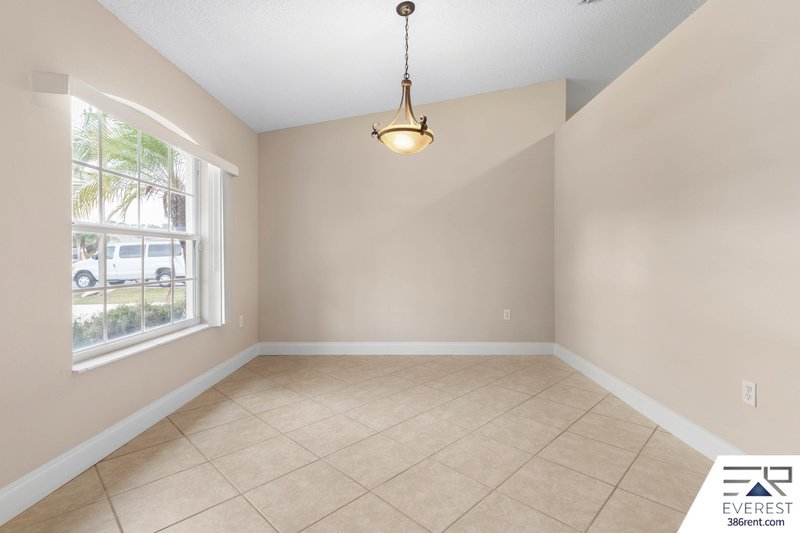 SPACIOUS 3+DEN/2/2 IN DESIRABLE LEHIGH WOODS property image