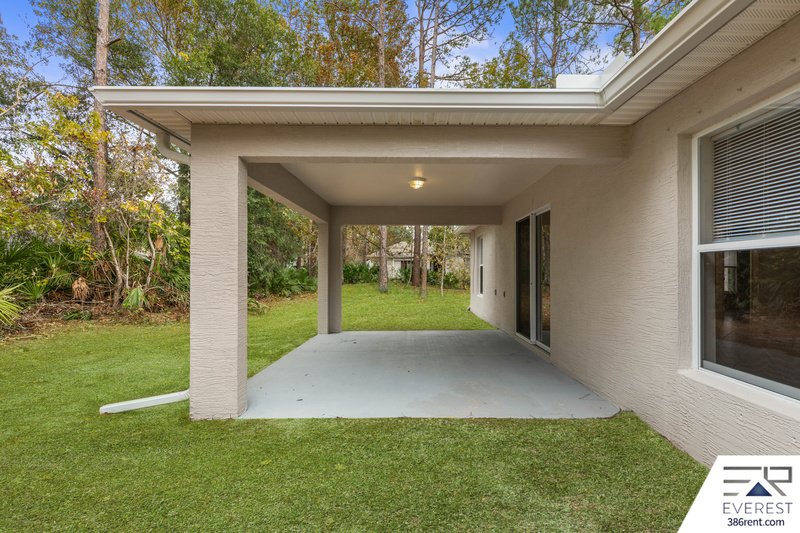 SPACIOUS 3+DEN/2/2 IN DESIRABLE LEHIGH WOODS property image