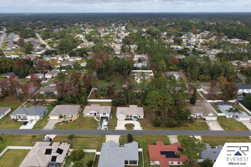 SPACIOUS 3+DEN/2/2 IN DESIRABLE LEHIGH WOODS property image