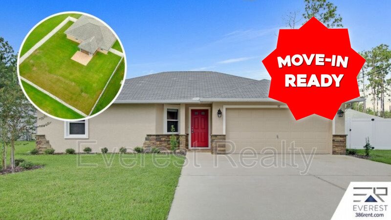 FULLY FENCED 3/2/2 IN POPULAR LEHIGH WOODS property image