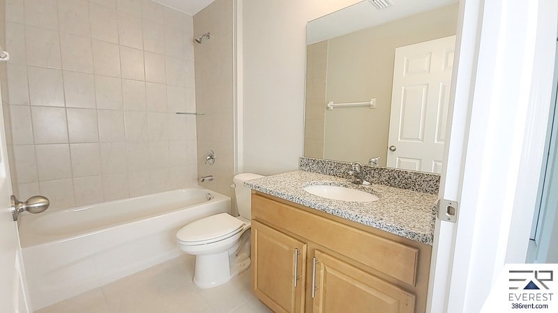 LIKE NEW 3/2/1 TOWNHOUSE IN BEAUTIFUL SEMINOLE WOODS property image