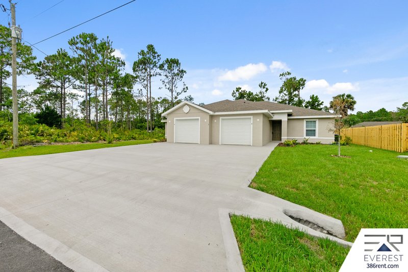 LIKE NEW 3/2/1 TOWNHOUSE IN BEAUTIFUL SEMINOLE WOODS property image