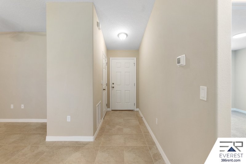 LIKE NEW 3/2/1 TOWNHOUSE IN BEAUTIFUL SEMINOLE WOODS property image