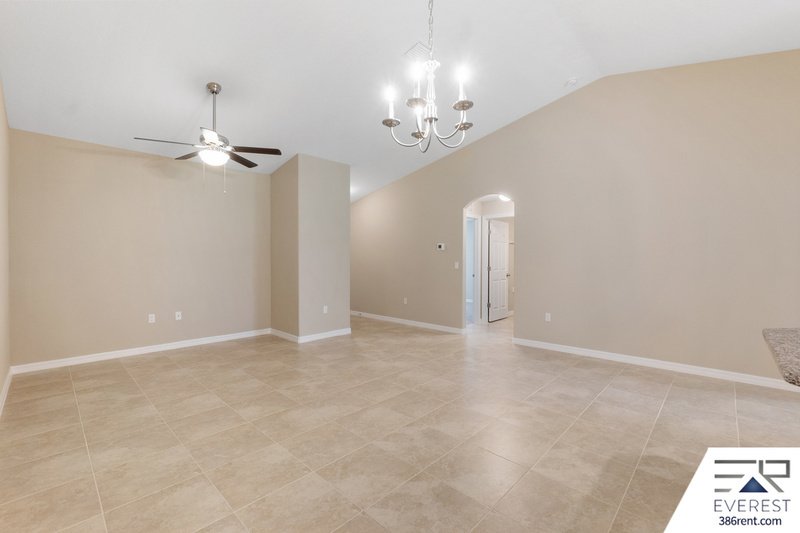 LIKE NEW 3/2/1 TOWNHOUSE IN BEAUTIFUL SEMINOLE WOODS property image