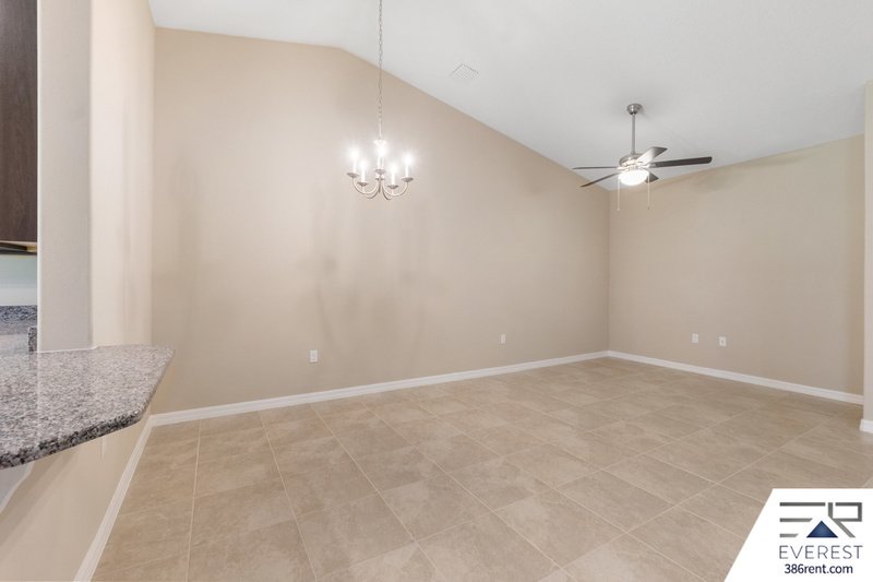 LIKE NEW 3/2/1 TOWNHOUSE IN BEAUTIFUL SEMINOLE WOODS property image