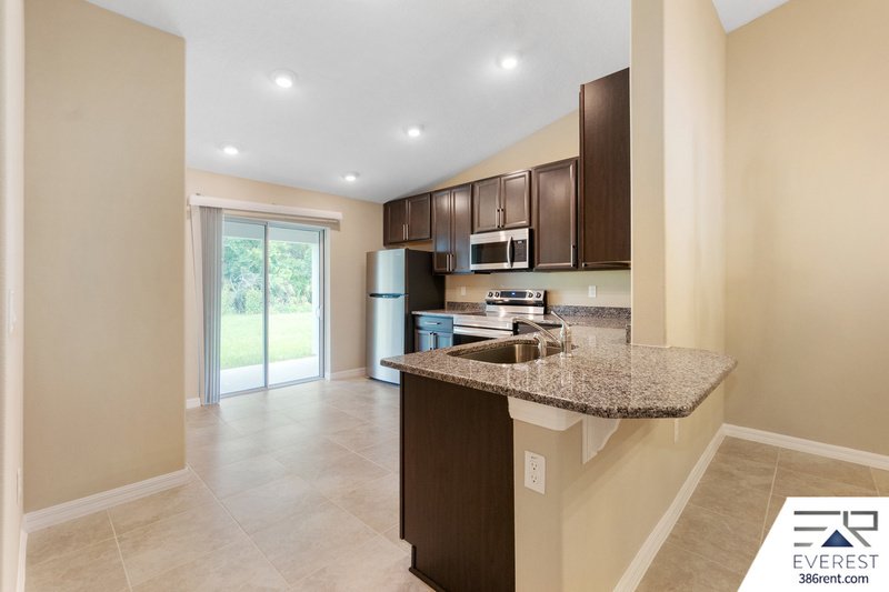 LIKE NEW 3/2/1 TOWNHOUSE IN BEAUTIFUL SEMINOLE WOODS property image