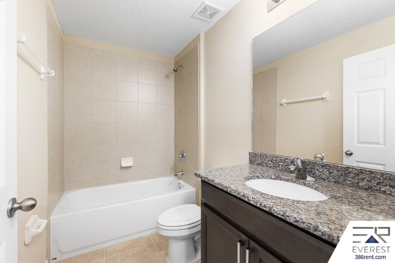 LIKE NEW 3/2/1 TOWNHOUSE IN BEAUTIFUL SEMINOLE WOODS property image