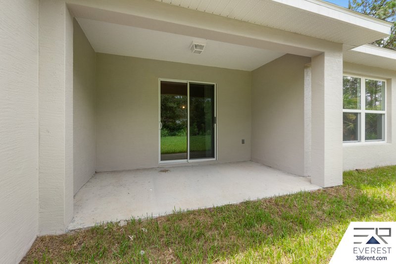 LIKE NEW 3/2/1 TOWNHOUSE IN BEAUTIFUL SEMINOLE WOODS property image