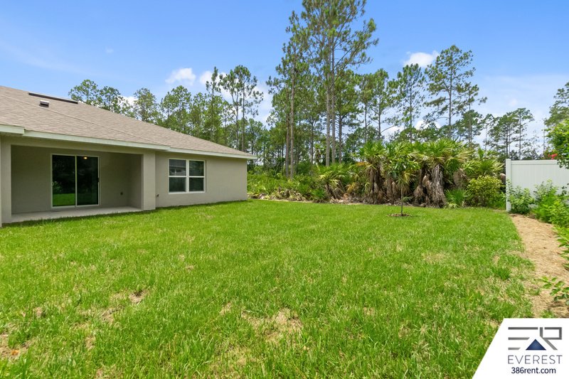 LIKE NEW 3/2/1 TOWNHOUSE IN BEAUTIFUL SEMINOLE WOODS property image