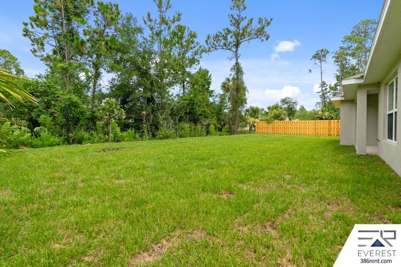 LIKE NEW 3/2/1 TOWNHOUSE IN BEAUTIFUL SEMINOLE WOODS property image