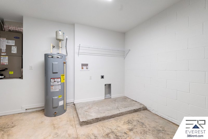 LIKE NEW 3/2/1 TOWNHOUSE IN BEAUTIFUL SEMINOLE WOODS property image