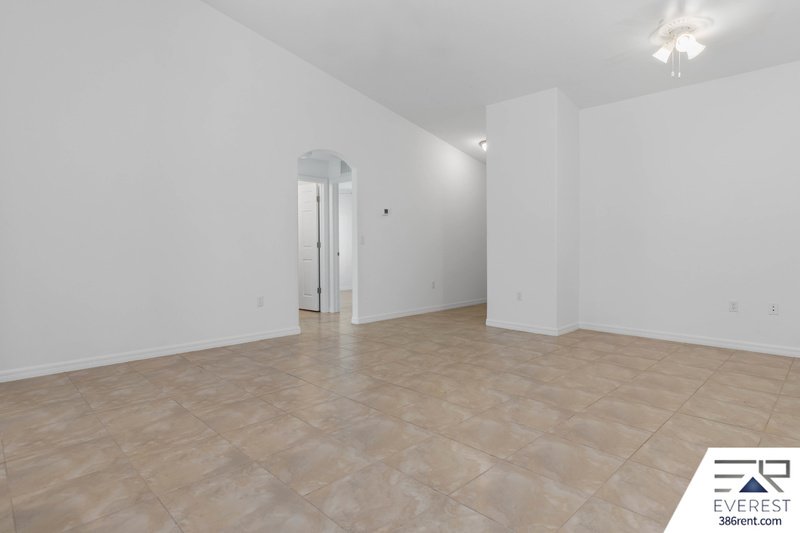 LIKE NEW 3/2/1 TOWNHOUSE IN BEAUTIFUL SEMINOLE WOODS property image