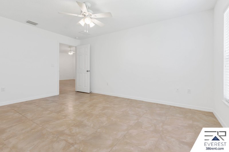 LIKE NEW 3/2/1 TOWNHOUSE IN BEAUTIFUL SEMINOLE WOODS property image