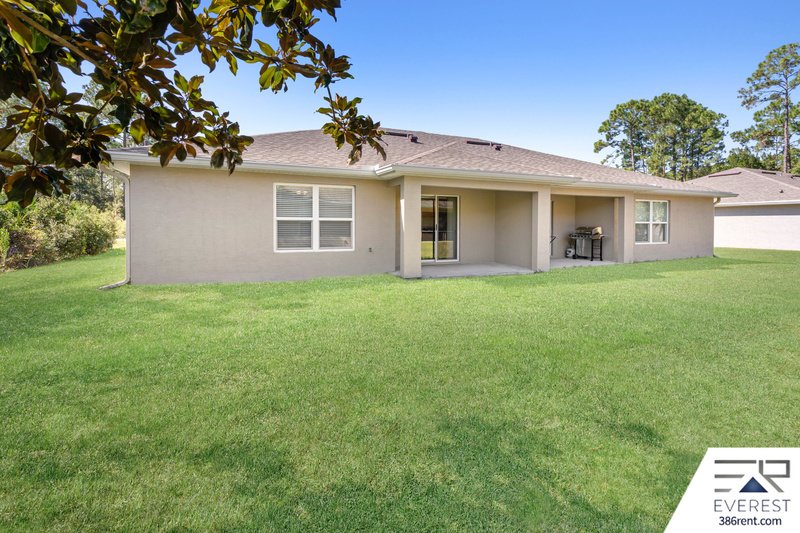 LIKE NEW 3/2/1 TOWNHOUSE IN BEAUTIFUL SEMINOLE WOODS property image