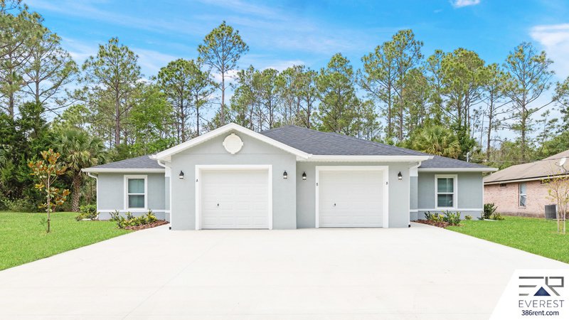 LIKE NEW 3/2/1 TOWNHOUSE IN BEAUTIFUL SEMINOLE WOODS property image
