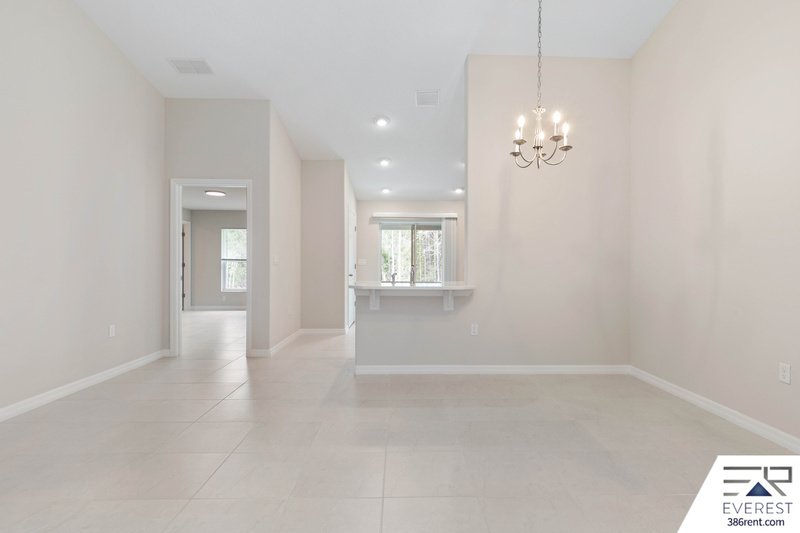 LIKE NEW 3/2/1 TOWNHOUSE IN BEAUTIFUL SEMINOLE WOODS property image