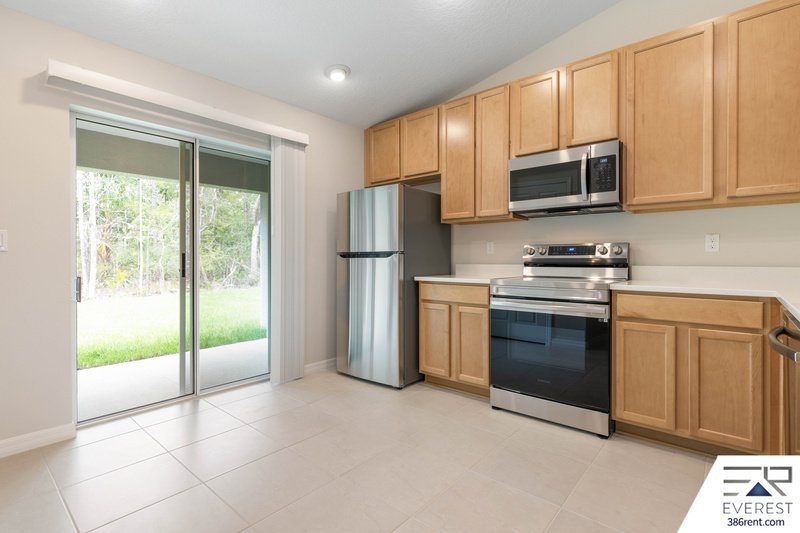 LIKE NEW 3/2/1 TOWNHOUSE IN BEAUTIFUL SEMINOLE WOODS property image