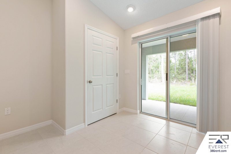 LIKE NEW 3/2/1 TOWNHOUSE IN BEAUTIFUL SEMINOLE WOODS property image