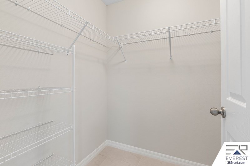 LIKE NEW 3/2/1 TOWNHOUSE IN BEAUTIFUL SEMINOLE WOODS property image