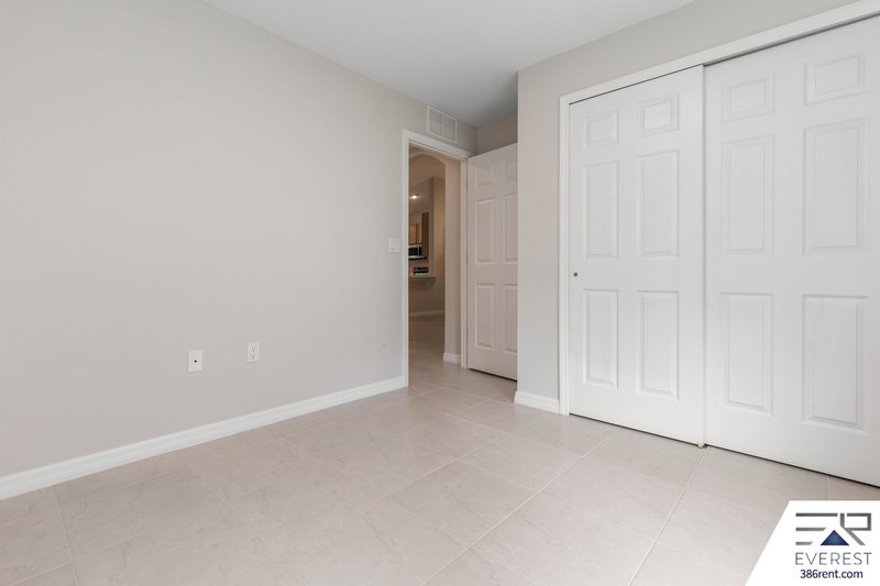 LIKE NEW 3/2/1 TOWNHOUSE IN BEAUTIFUL SEMINOLE WOODS property image