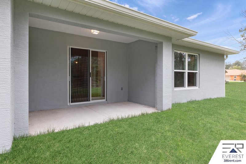 LIKE NEW 3/2/1 TOWNHOUSE IN BEAUTIFUL SEMINOLE WOODS property image