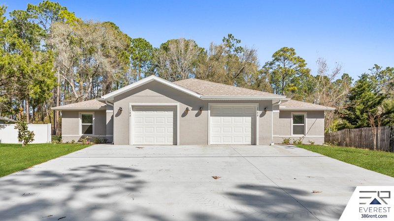 FULLY FENCED, LIKE NEW 3/2/1 TOWNHOUSE IN BEAUTIFUL SEMINOLE WOODS property image