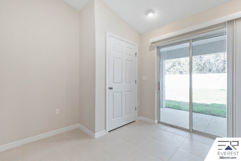 FULLY FENCED, LIKE NEW 3/2/1 TOWNHOUSE IN BEAUTIFUL SEMINOLE WOODS property image