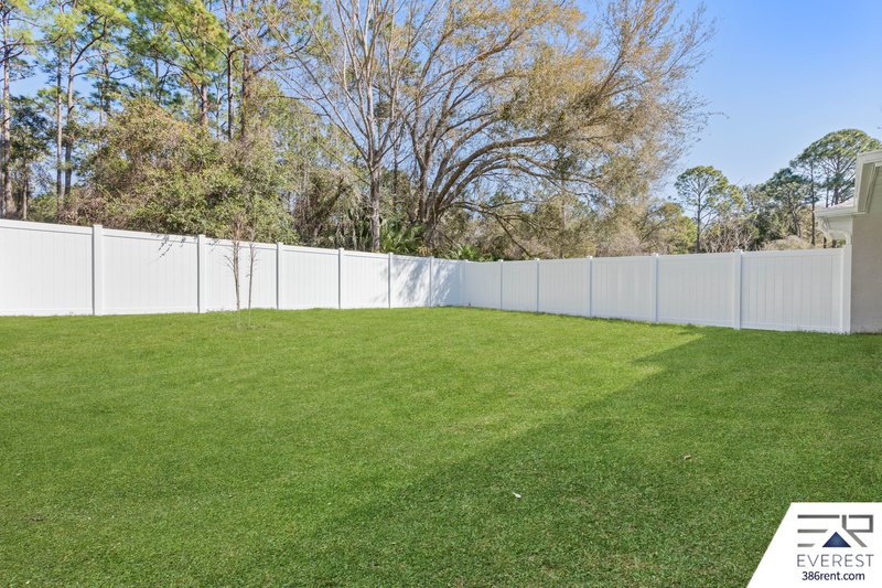 FULLY FENCED, LIKE NEW 3/2/1 TOWNHOUSE IN BEAUTIFUL SEMINOLE WOODS property image