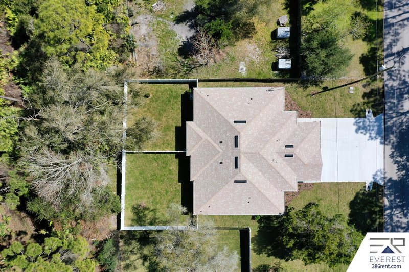 FULLY FENCED, LIKE NEW 3/2/1 TOWNHOUSE IN BEAUTIFUL SEMINOLE WOODS property image