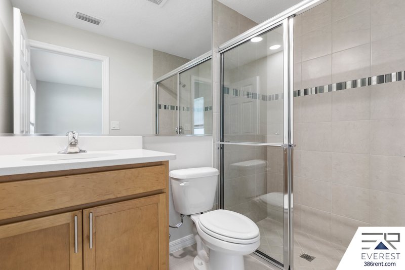 FULLY FENCED, LIKE NEW 3/2/1 TOWNHOUSE ON A CUL DE SAC IN BEAUTIFUL SEMINOLE WOODS property image