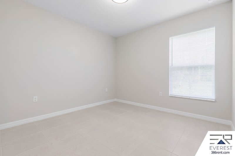 FULLY FENCED, LIKE NEW 3/2/1 TOWNHOUSE ON A CUL DE SAC IN BEAUTIFUL SEMINOLE WOODS property image